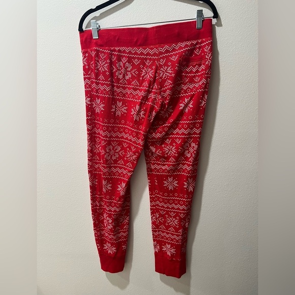 Victoria’s Secret Red Patterned Women's thermal pajama set, medium, holiday. - Picture 9 of 10